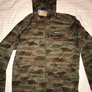Patagonia Camo Windbreaker Hoodie Men’s Large
